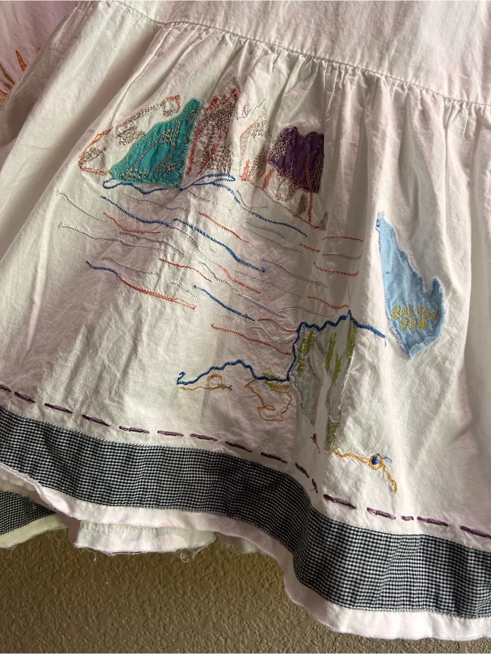 Anthropologie White Embroidered Peasant Top with Coastal Motifs Whimsical